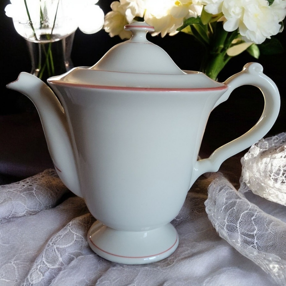 1 Vtg 1920s Pickard Teapot USA